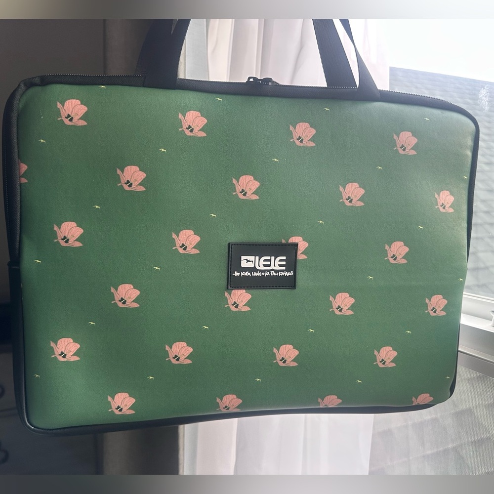 NEW Lele Hawaii Green Floral Laptop Bag Case